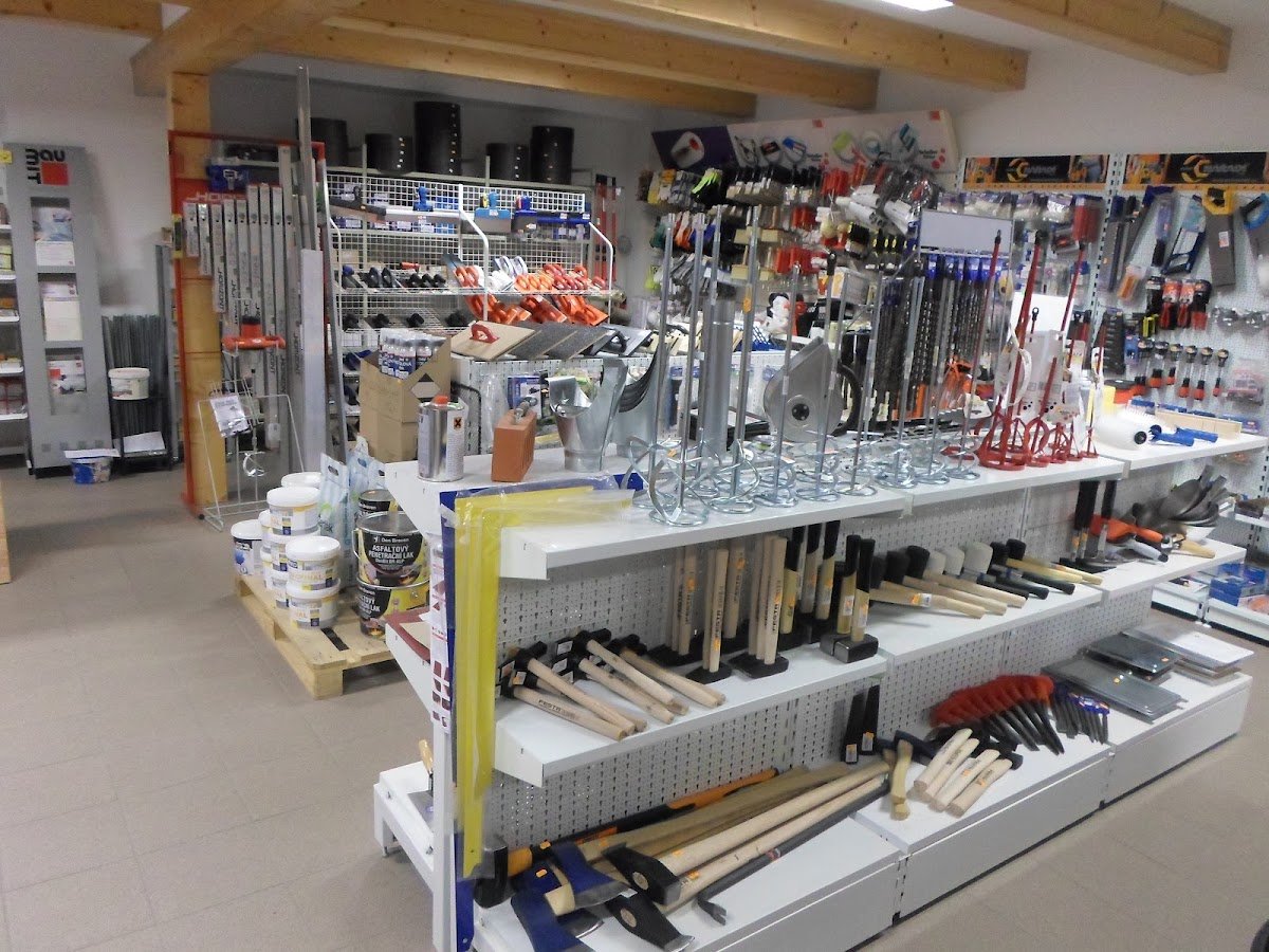 Interiér prodejny Stavebniny Herclík – nářadí a sortiment