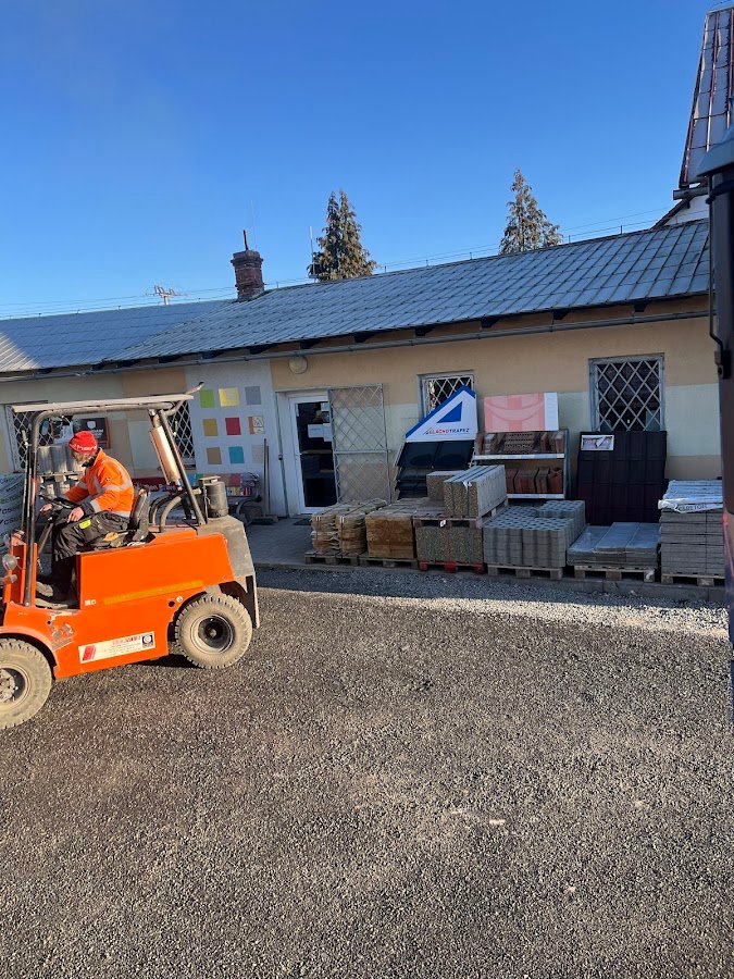 Prodejna Stavebniny Herclík Cvikov – venkovní pohled